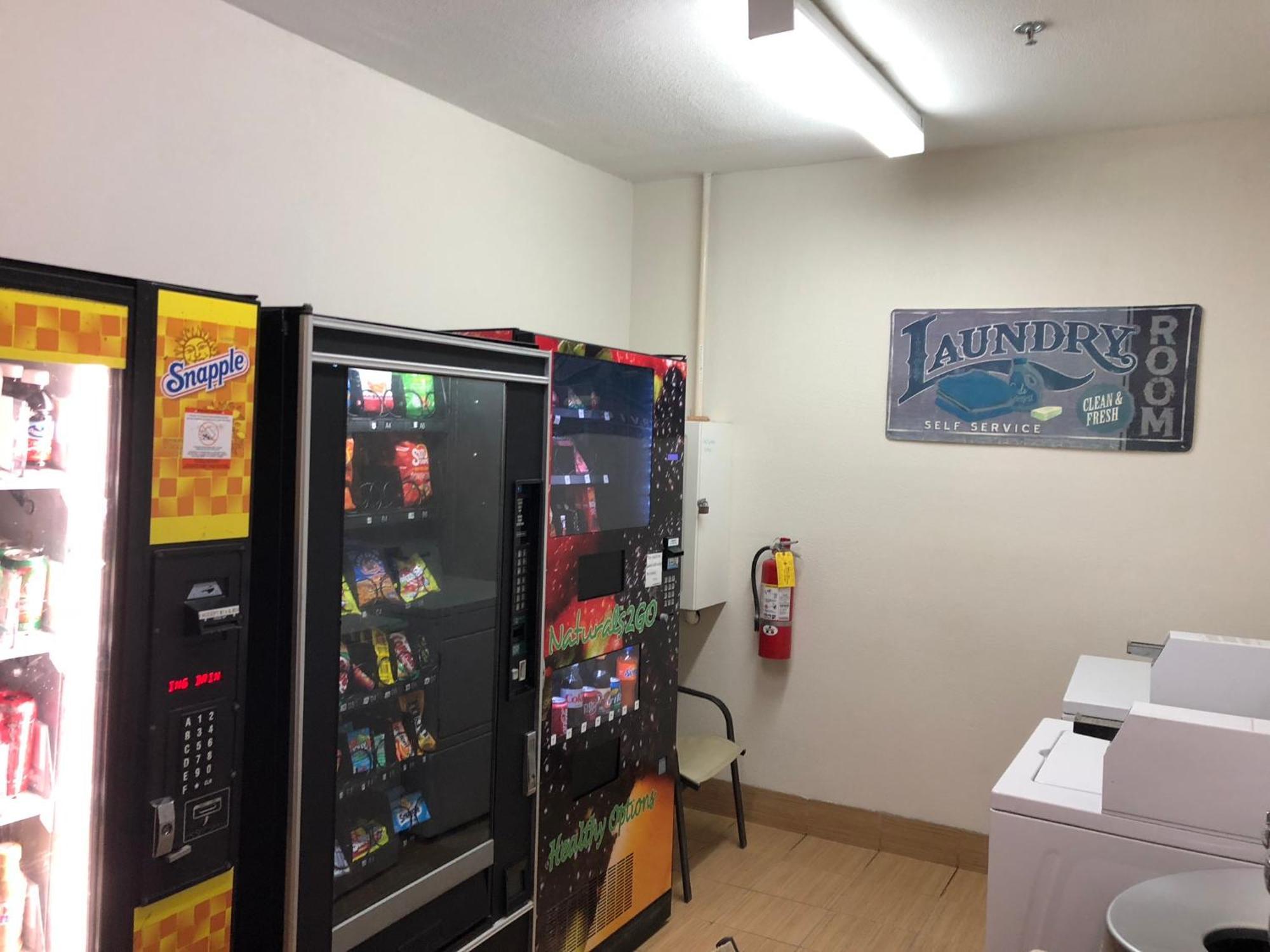 Suburban Studios By Choice Hotels - Award Winning - New 2024 - Walk To Eateries & Grocery - Ultra Sparkling - Garden Rooms - Designer Lighting & Right Off I-95 - Proudly An All American Managed Property Brunswick Eksteriør billede