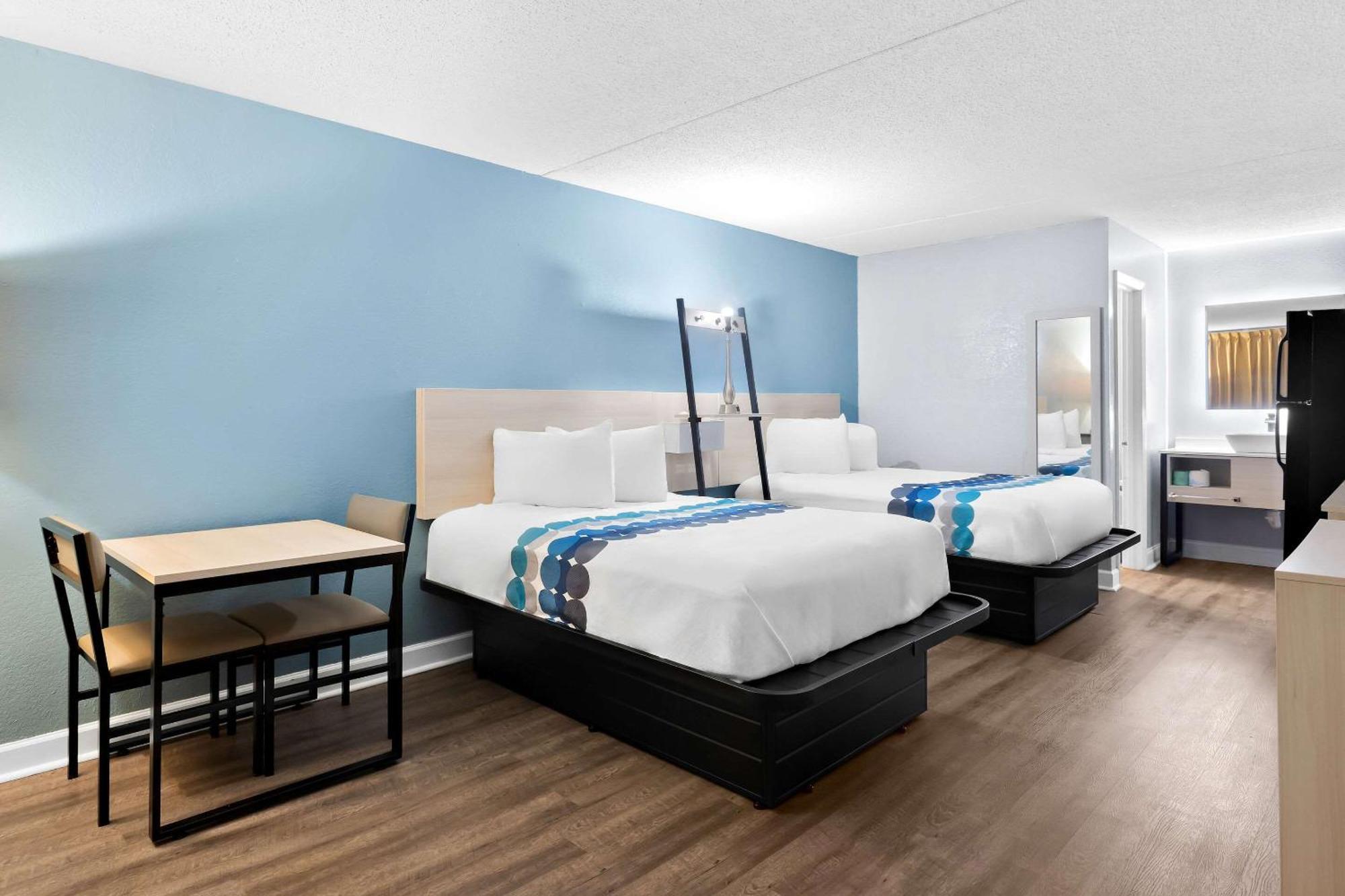 Suburban Studios By Choice Hotels - Award Winning - New 2024 - Walk To Eateries & Grocery - Ultra Sparkling - Garden Rooms - Designer Lighting & Right Off I-95 - Proudly An All American Managed Property Brunswick Eksteriør billede